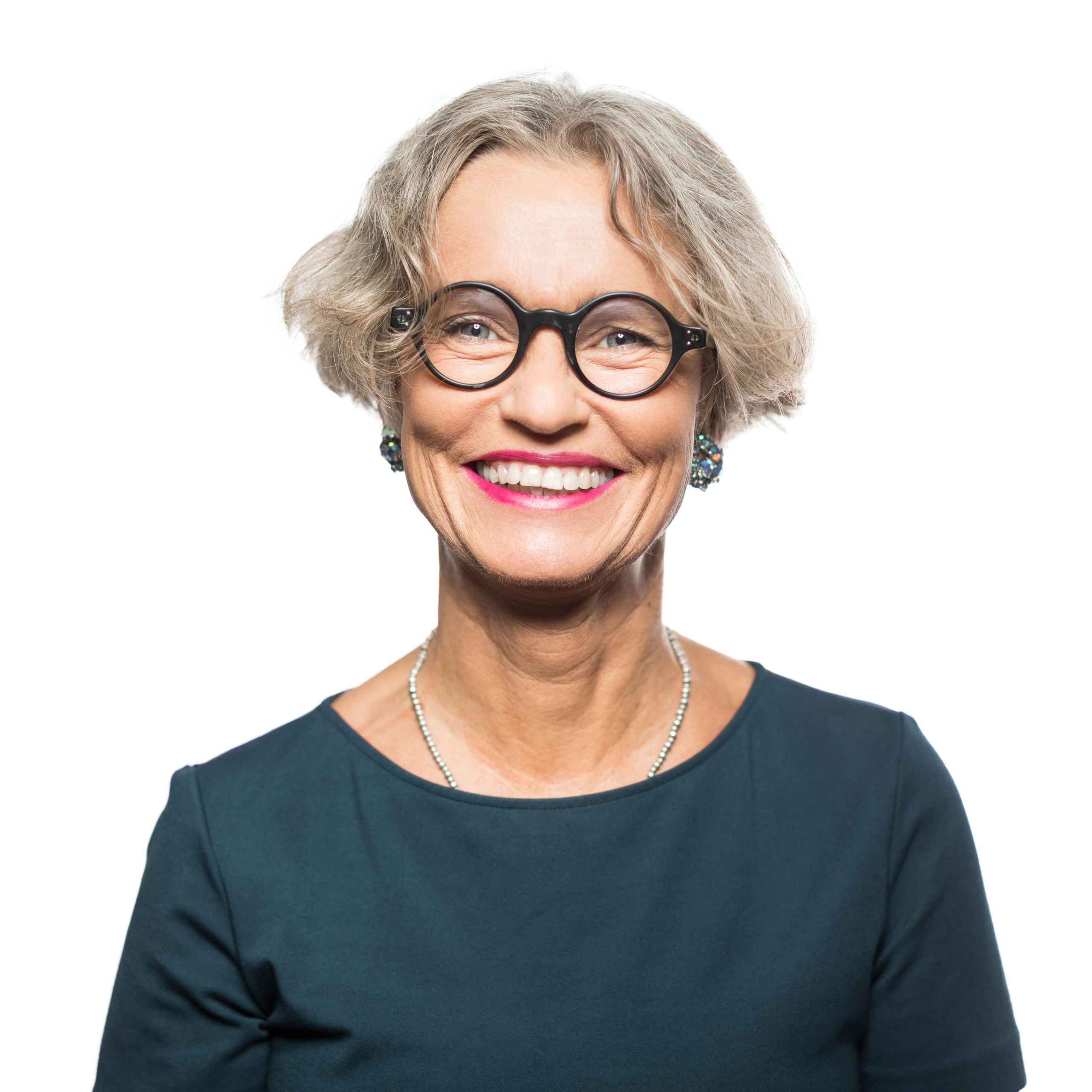 Portrait of a smiling senior woman wearing glasses